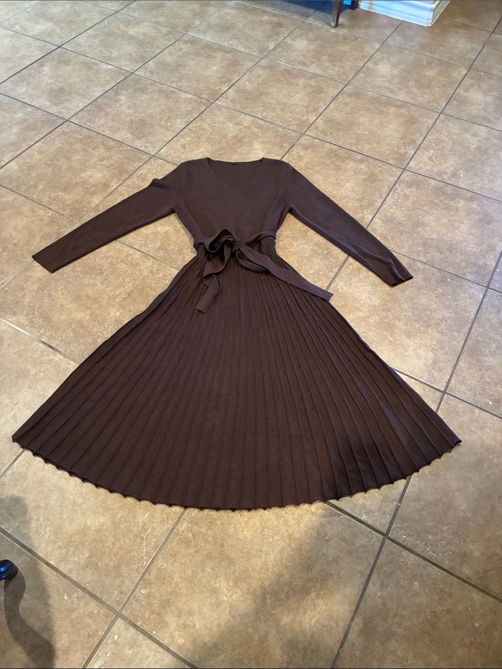 Classic V-Neck Long Sleeve Pleated Midi Dress - Brown
